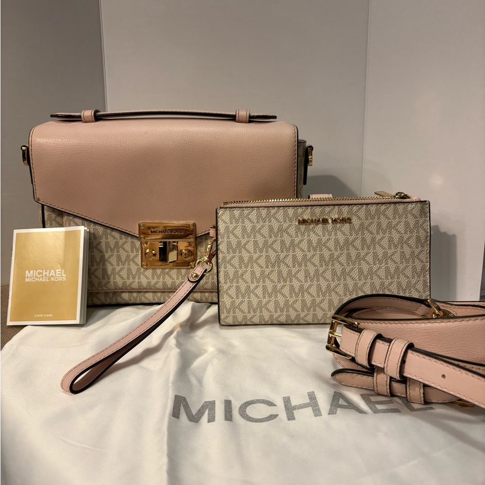 Michael Kors Light Pink Leather Shoulder Bag + Wallet